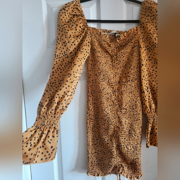O. Vianca long sleeve leopard print scrunched dress - Picture 2 of 7
